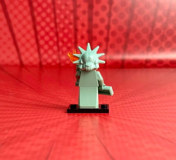Other Minifigure | Statue of Liberty - Image 2